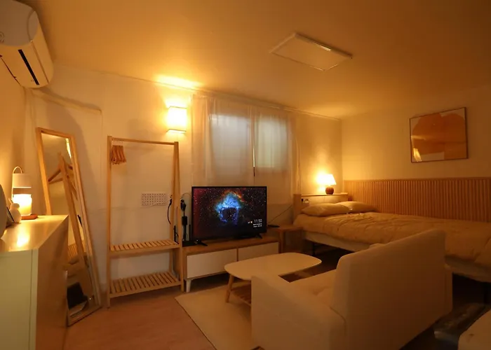 Yellow Wood Vibe, Kondae Seoul, 2 Min Walk From The Kondae Station, Seongsu & Common Ground Appartamento Seul